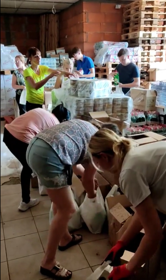 Paczki, które pojadą na Ukrainę